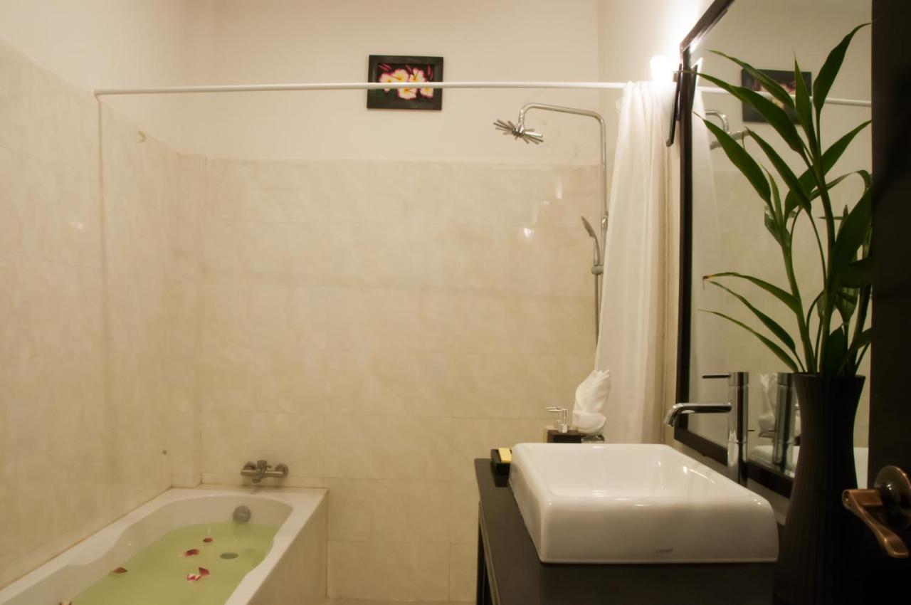 Private Boutique Home With Pool, The Fin Inn Siem Reap Exterior photo